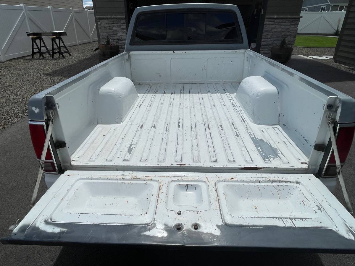 Chevroler-s-10-1991-white-4