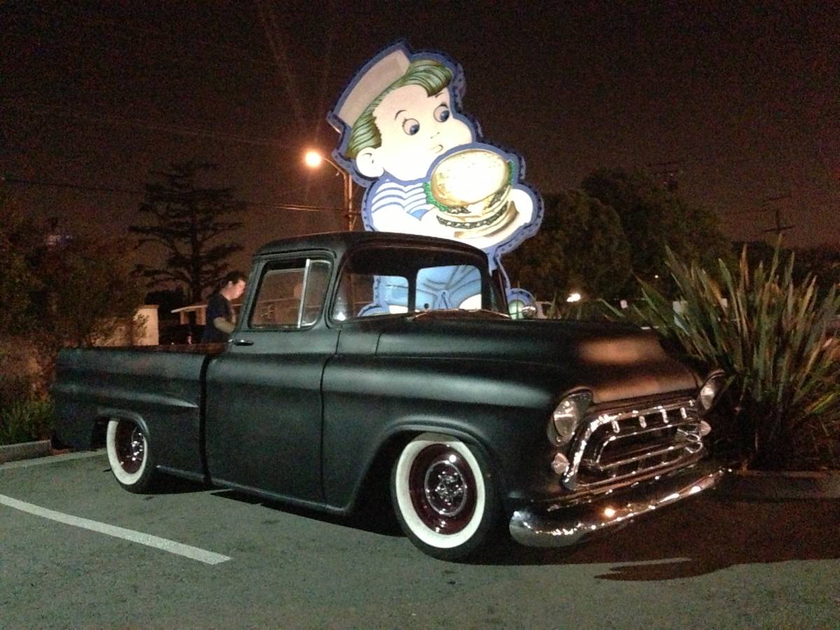 Chevrolet-12-ton-pickups-1957-black-8