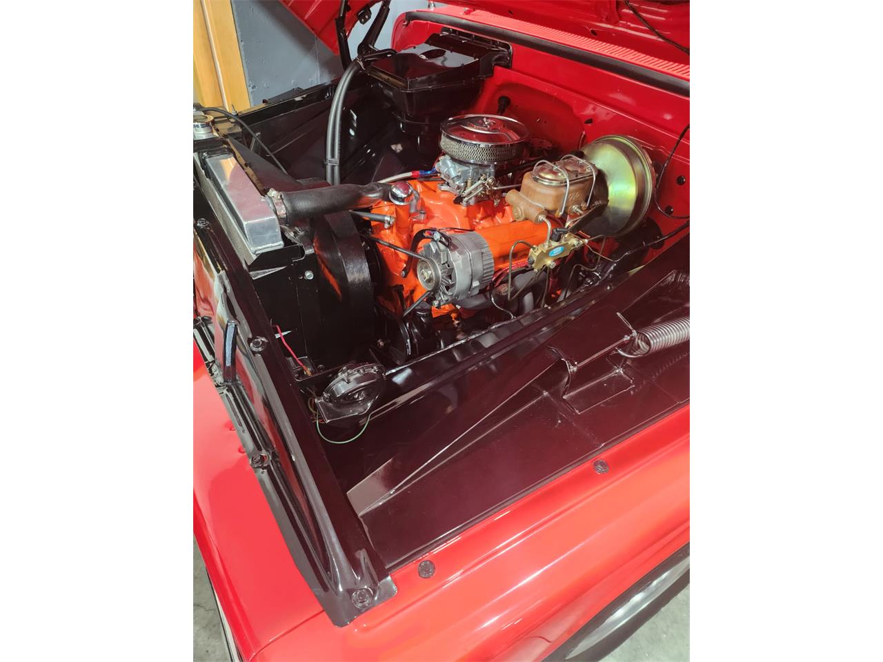 Chevrolet-12-ton-shortbox-1965-torch-red-beige-5