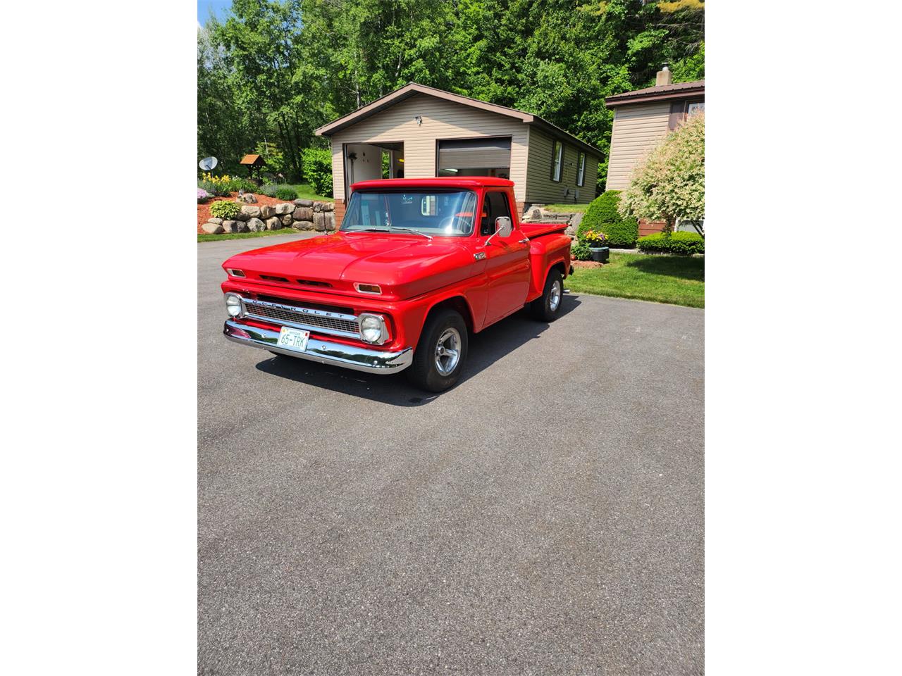 Chevrolet-12-ton-shortbox-1965-torch-red-beige-8