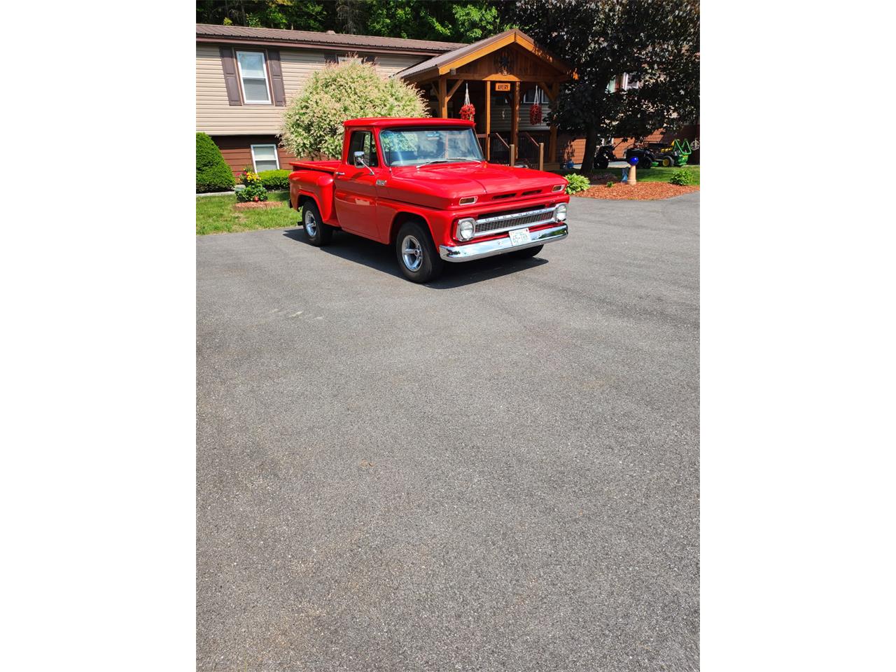 Chevrolet-12-ton-shortbox-1965-torch-red-beige