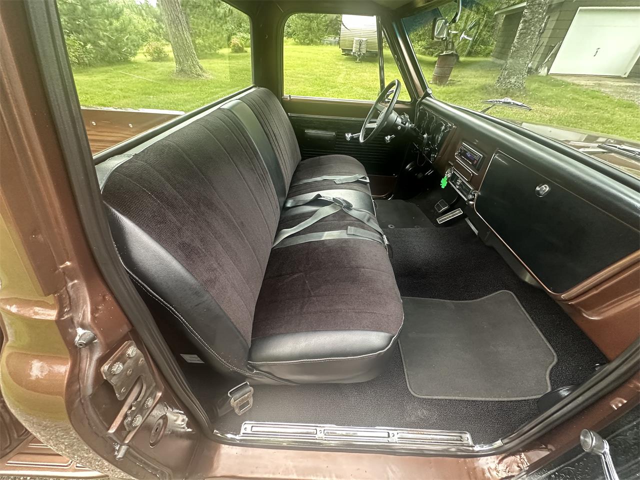 Chevrolet-12-ton-shortbox-1968-Metallic-Brown-Black-11