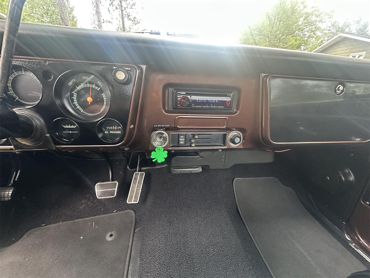 Chevrolet-12-ton-shortbox-1968-Metallic-Brown-Black-12