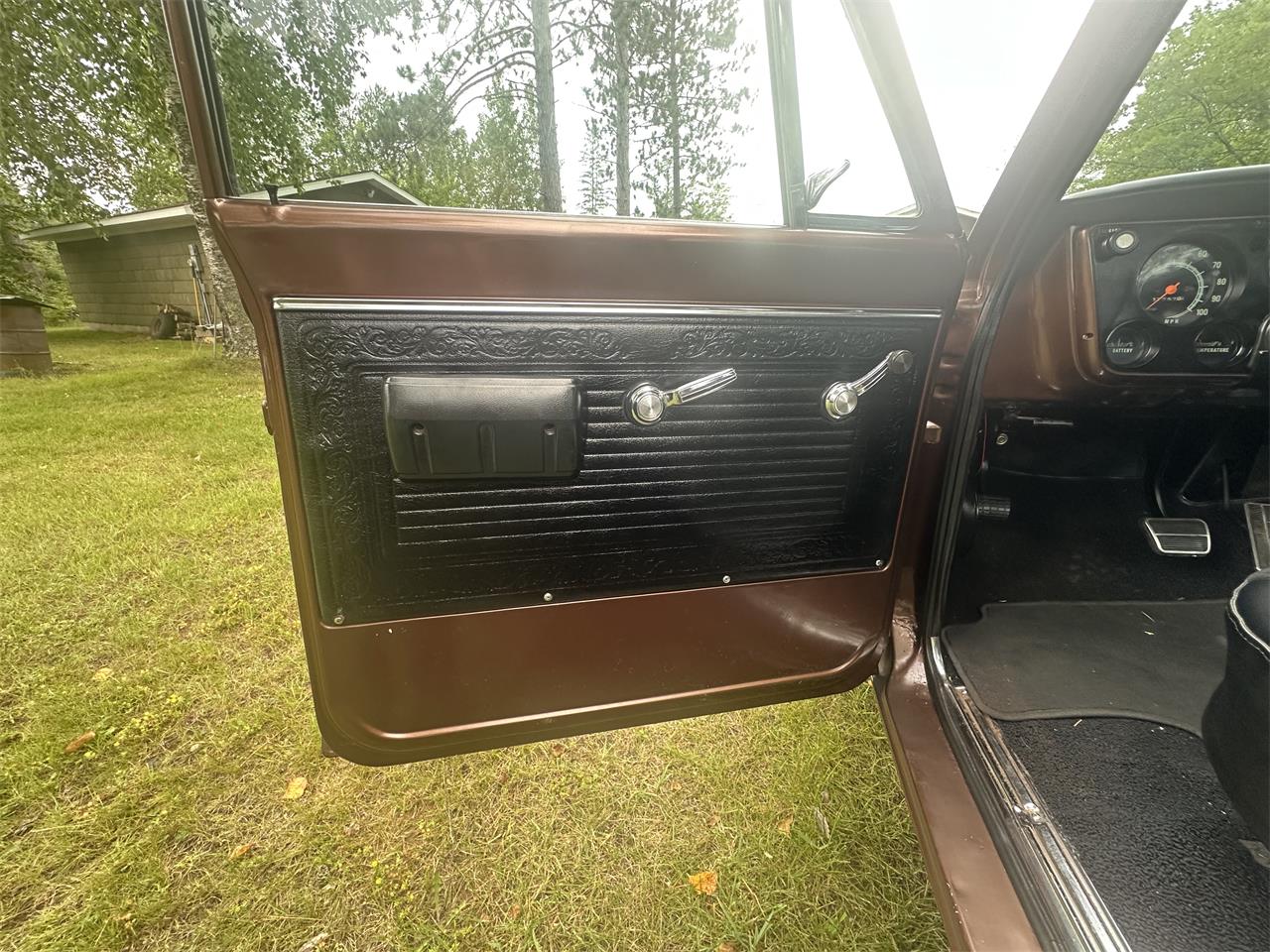 Chevrolet-12-ton-shortbox-1968-Metallic-Brown-Black-6