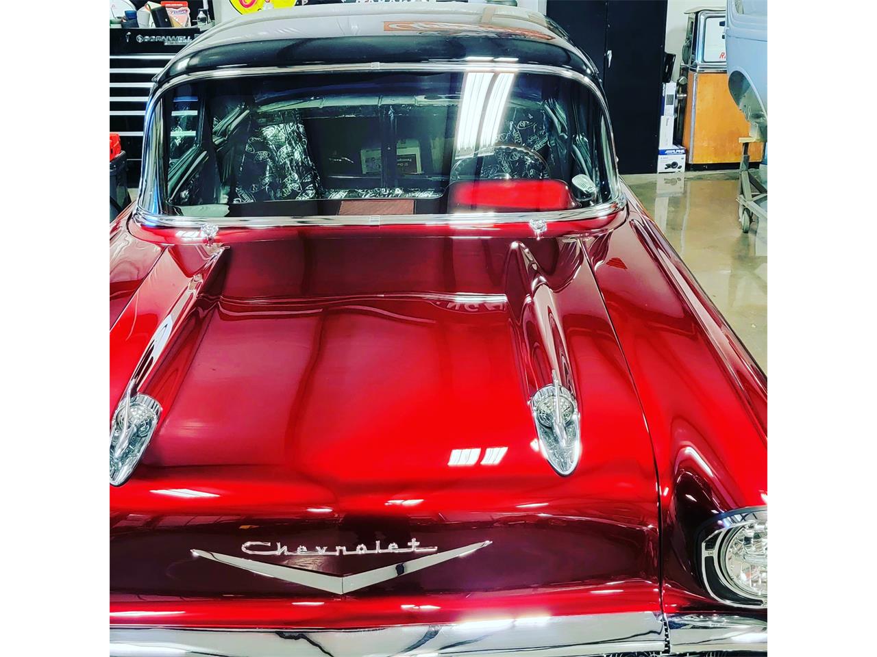 Chevrolet-150-1957-2-tone-randy-apple3-Black-amp-burgundy-10