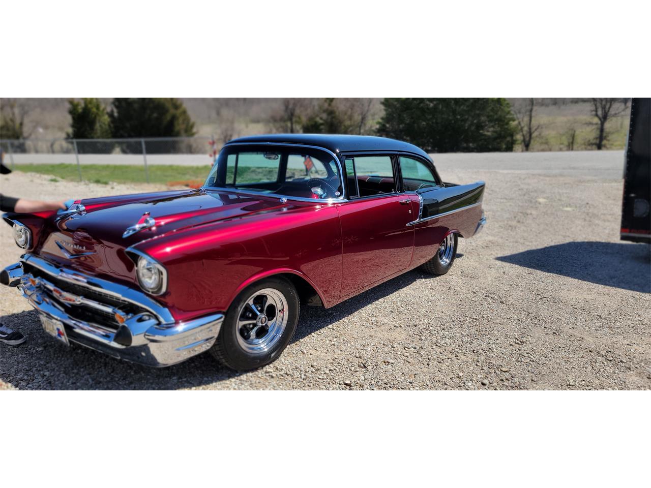 Chevrolet-150-1957-2-tone-randy-apple3-Black-amp-burgundy-13