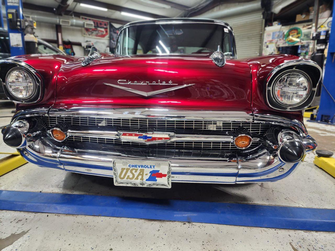 Chevrolet-150-1957-2-tone-randy-apple3-Black-amp-burgundy-22