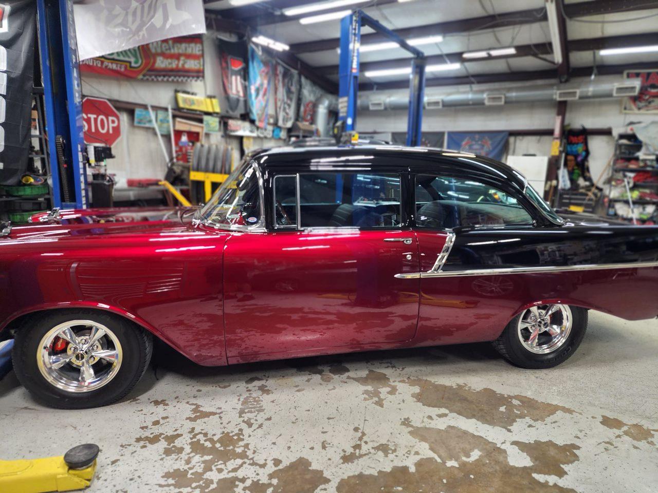 Chevrolet-150-1957-2-tone-randy-apple3-Black-amp-burgundy-3