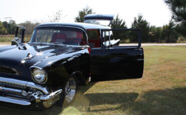 Chevrolet-150-1957-Black-Red-Gray-and-Black-4