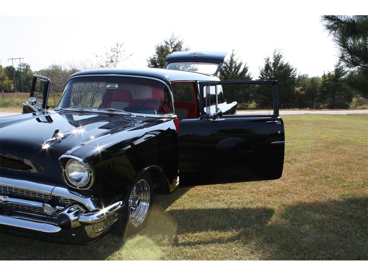 Chevrolet-150-1957-Black-Red-Gray-and-Black-4