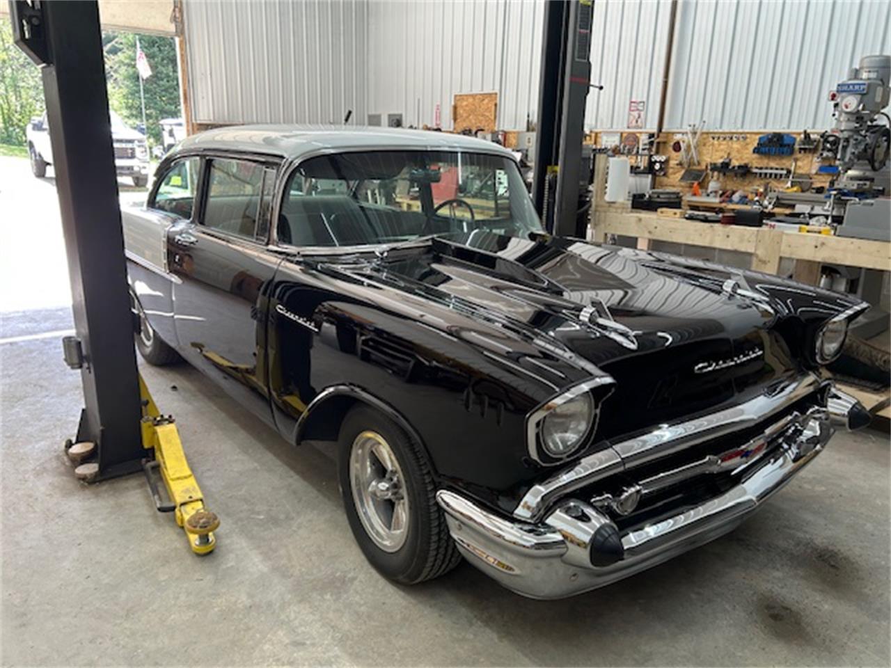 Chevrolet-150-1957-Black-Widow-Blackracing-tweed-9