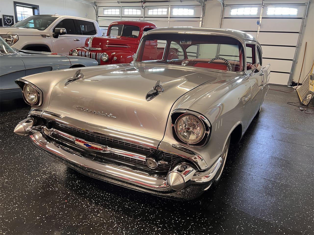 Chevrolet-150-1957-Silver-Red-16