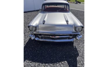 Chevrolet-150-1957-Silver-Red-2
