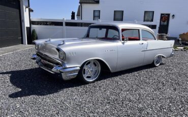 Chevrolet-150-1957-Silver-Red