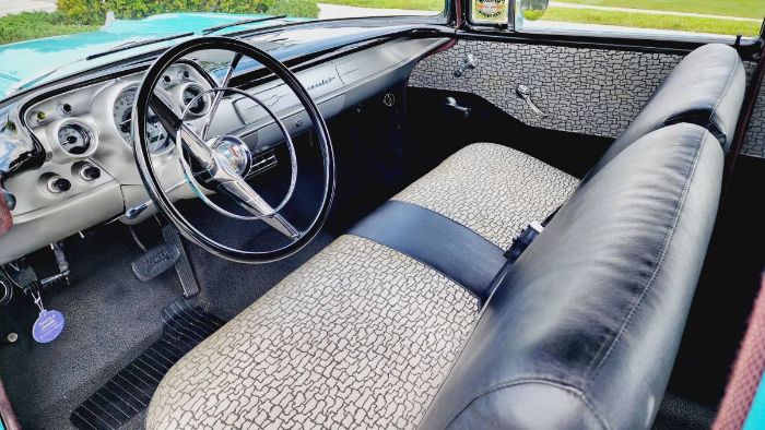 Chevrolet-150-1957-Tropical-Turquoise-Black-Light-Gray