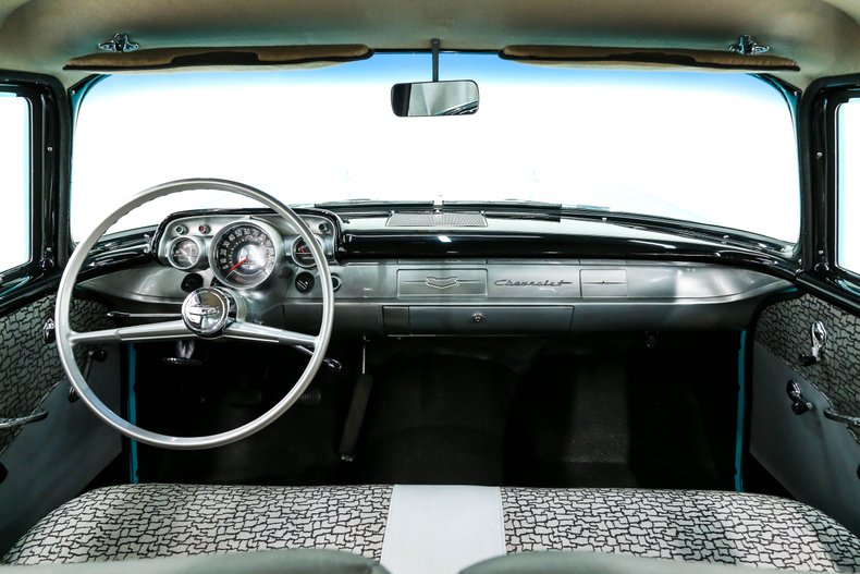 Chevrolet-150-1957-Tropical-Turquoise-Gray-And-Black-25