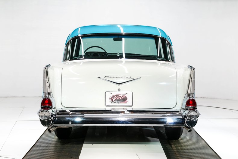 Chevrolet-150-1957-Tropical-Turquoise-Gray-And-Black-28