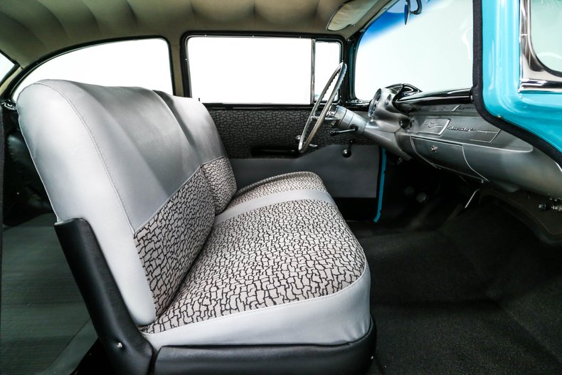 Chevrolet-150-1957-Tropical-Turquoise-Gray-And-Black-31