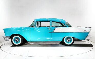 Chevrolet-150-1957-Tropical-Turquoise-Gray-And-Black-8