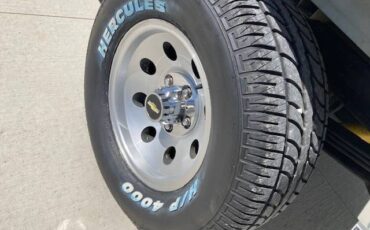 Chevrolet-1500-1993-white-13