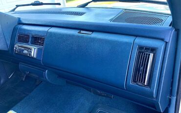 Chevrolet-1500-1993-white-13