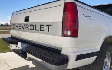 Chevrolet-1500-1993-white