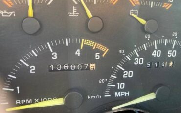 Chevrolet-1500-1993-white-17