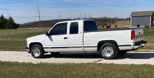 Chevrolet-1500-1993-white-21