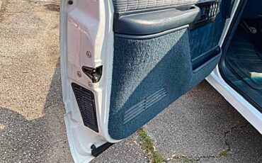 Chevrolet-1500-1993-white-5