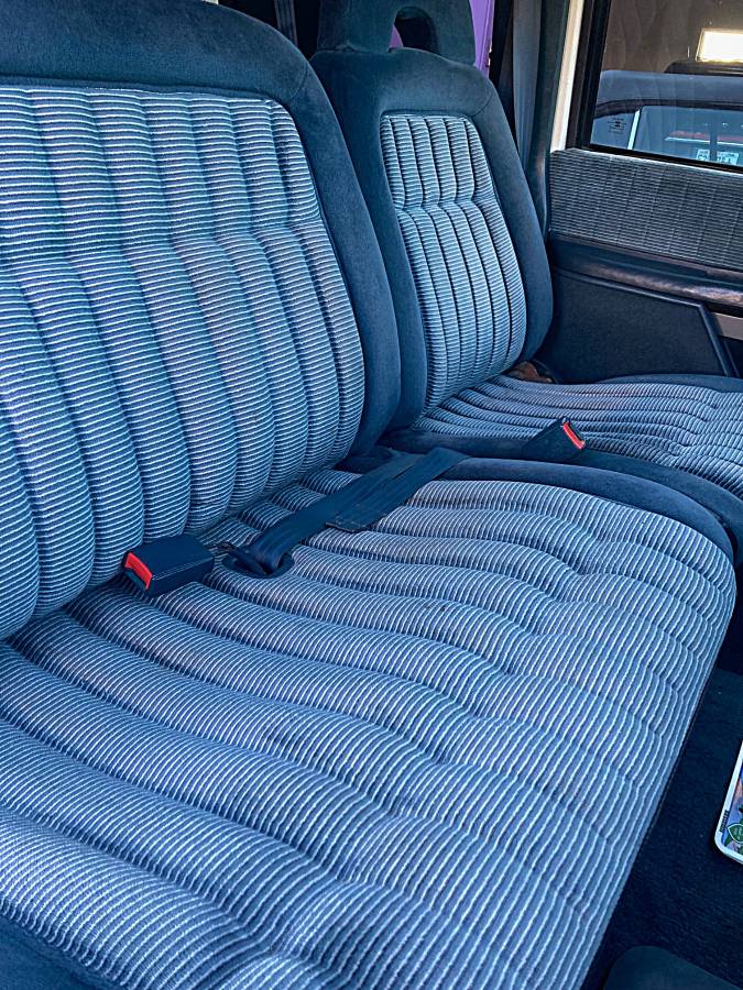 Chevrolet-1500-1993-white-6