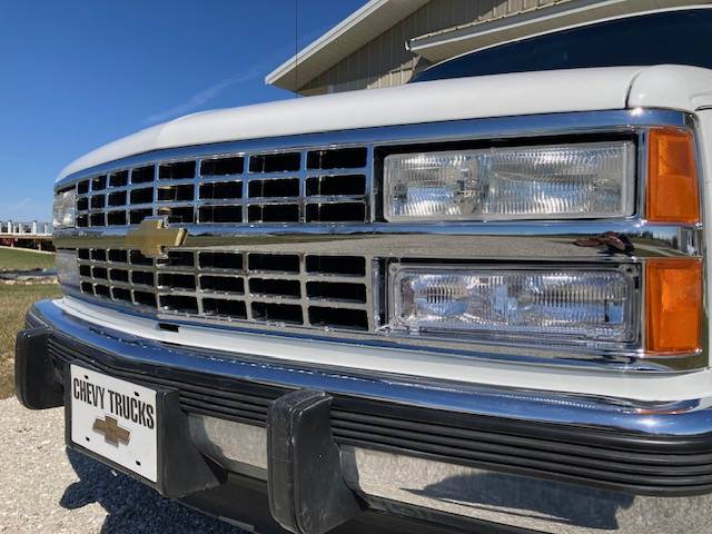 Chevrolet-1500-1993-white-9