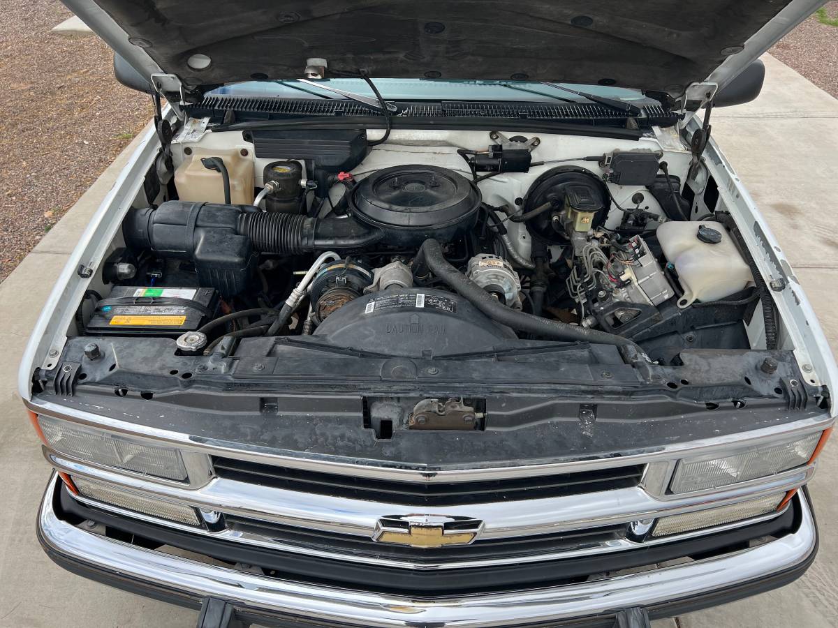 Chevrolet-1500-suburban-1994-white-16