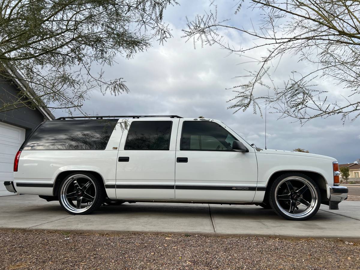 Chevrolet-1500-suburban-1994-white-20
