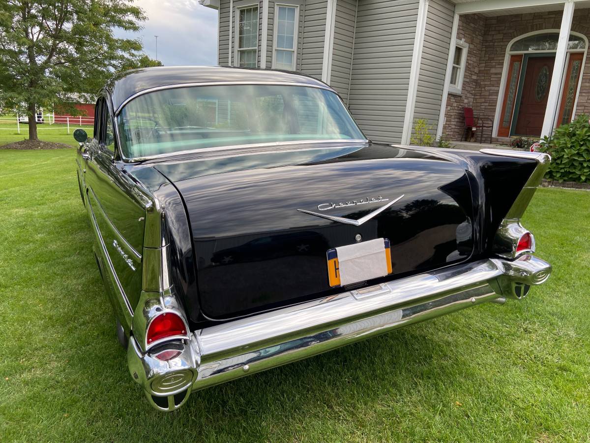 Chevrolet-1957-black-17