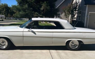 Chevrolet-1962-white-2