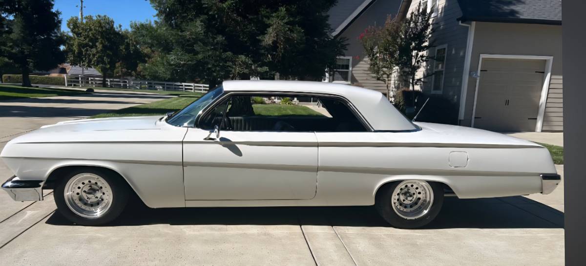 Chevrolet-1962-white-2