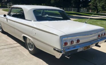 Chevrolet-1962-white-3
