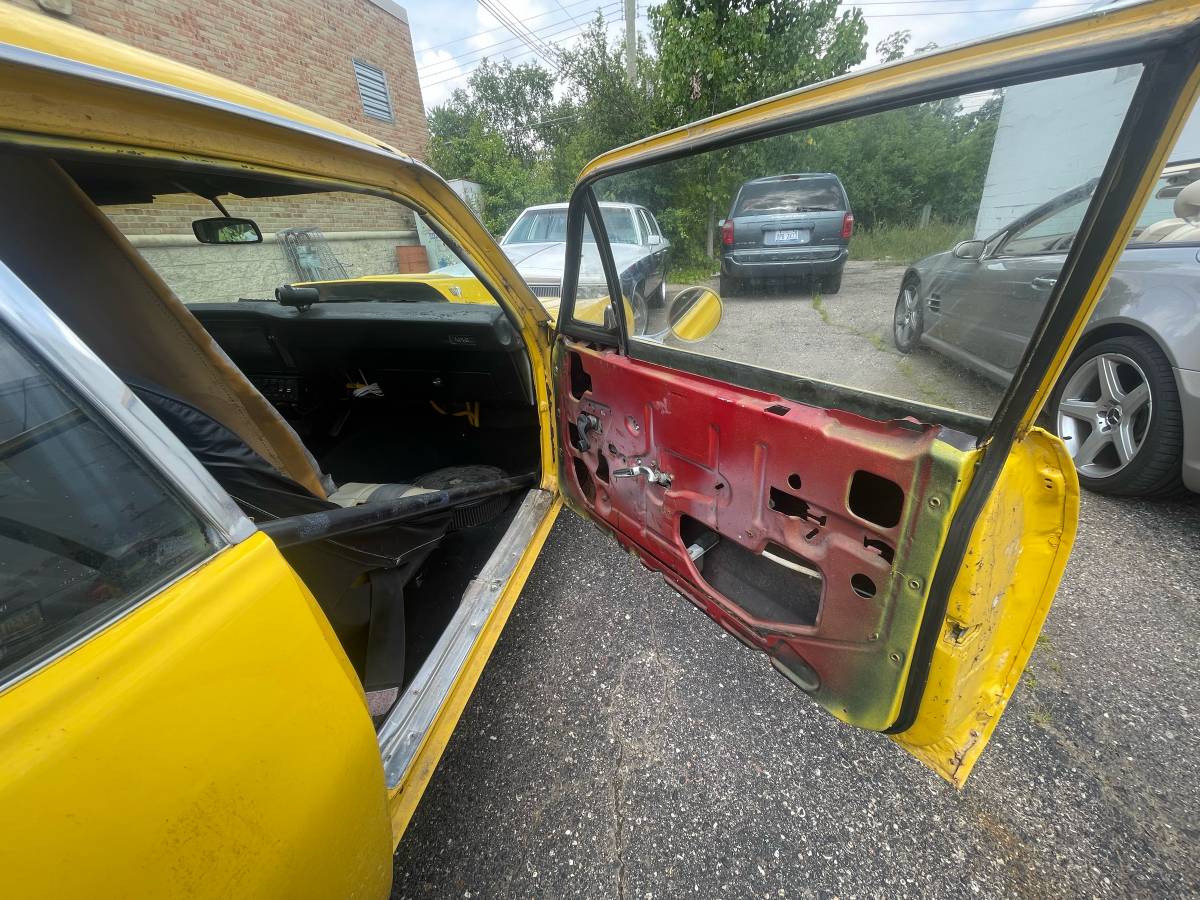 Chevrolet-1970-yellow-11