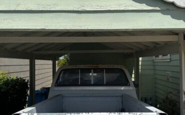 Chevrolet-1985-white-5