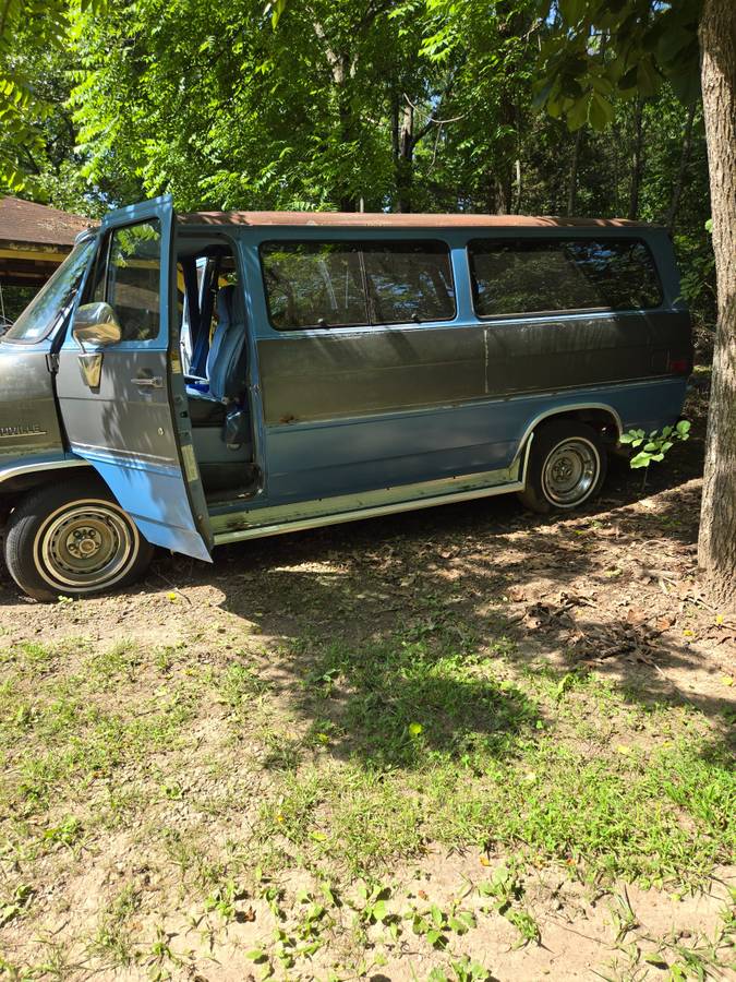 Chevrolet-1986-blue-10