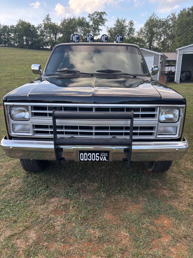 Chevrolet-1987-black-2