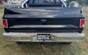 Chevrolet-1987-black-3