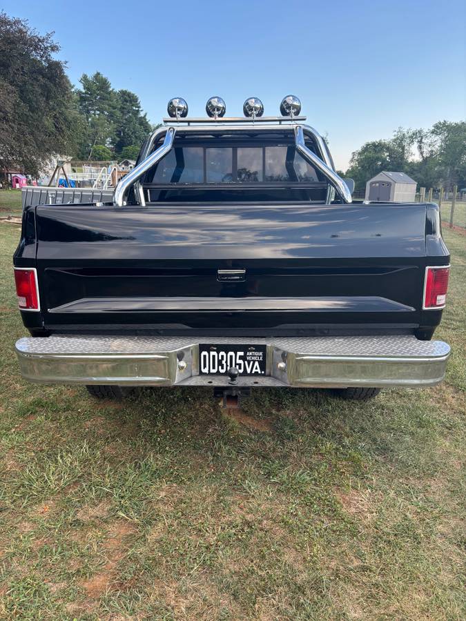 Chevrolet-1987-black-3