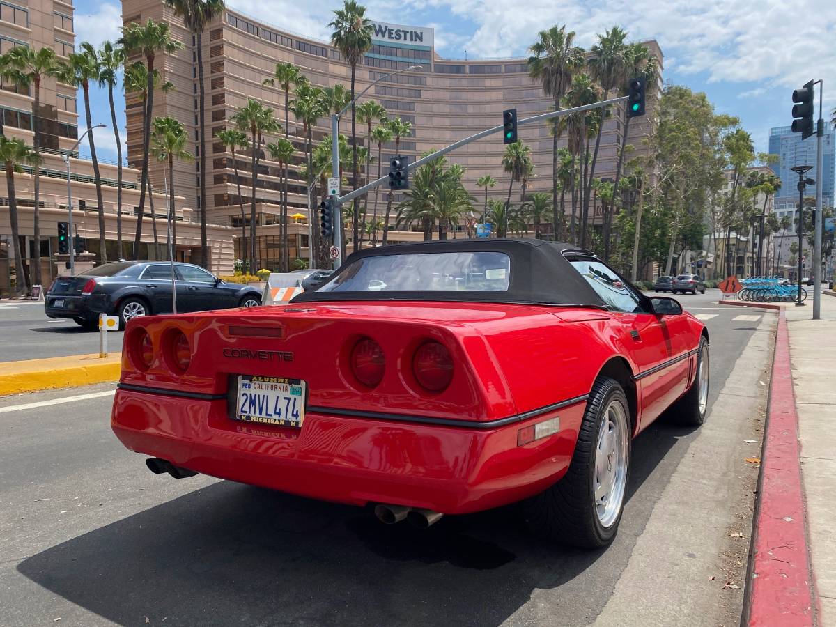 Chevrolet-1988-red-1