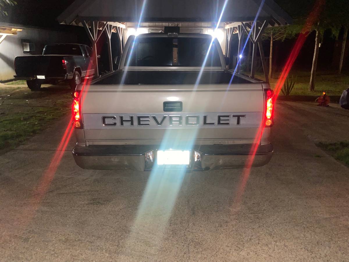 Chevrolet-1990-custom-4