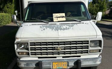 Chevrolet-1993-white-4