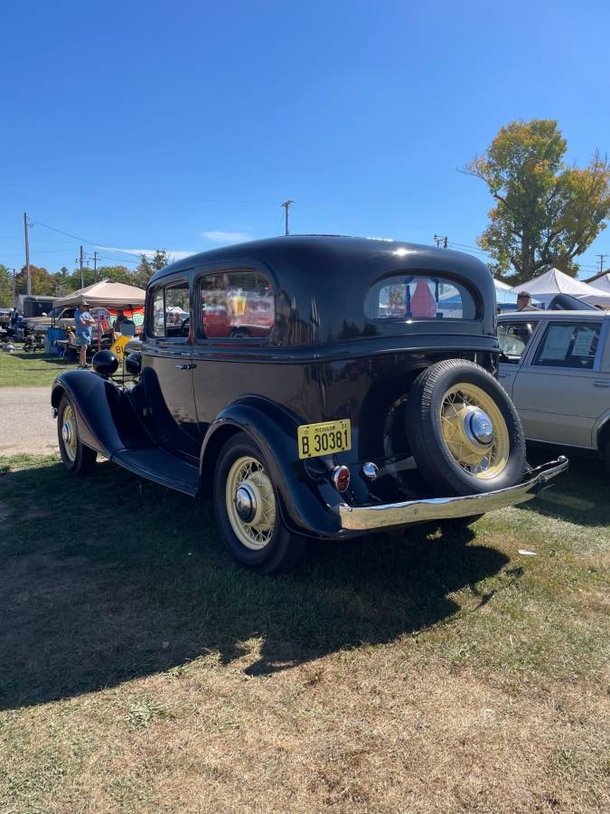 Chevrolet-2-door-1934-black-3