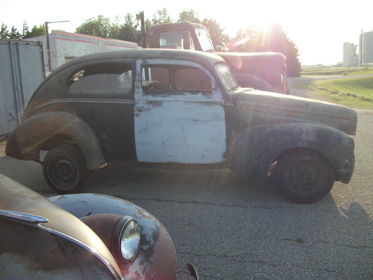 Chevrolet-2-door-sedan-1940-black-4