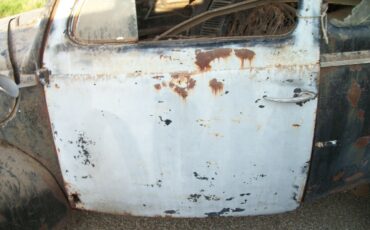 Chevrolet-2-door-sedan-1940-black-7