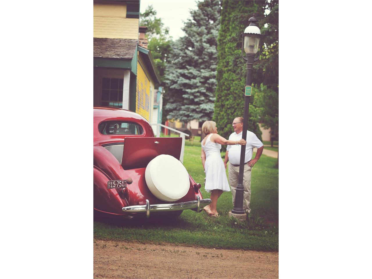 Chevrolet-2-dr-hardtop-1936-red-cherry-red-white-4